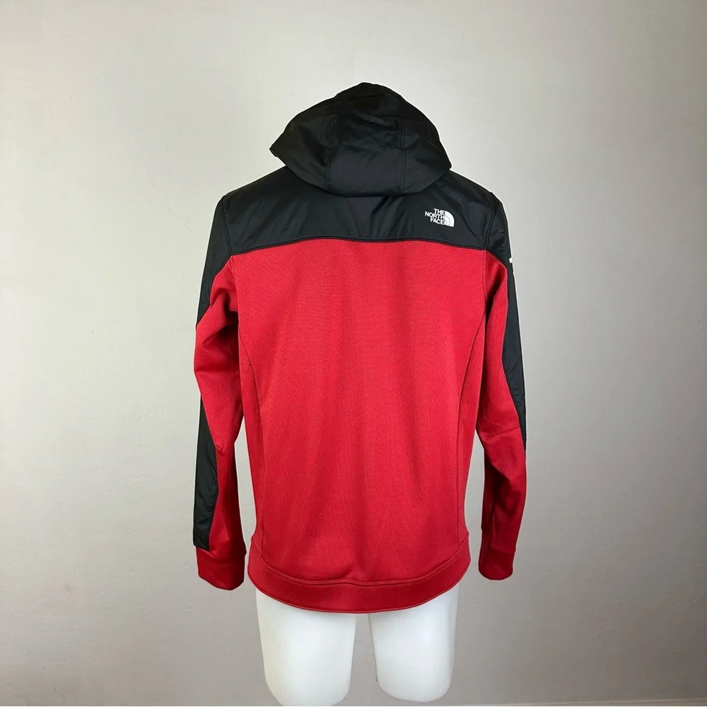 The North Face dynamic red